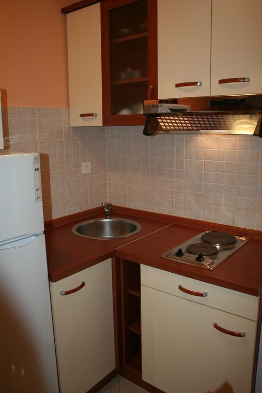 Apartments Villa Sunce Dugi Rat Habitación foto