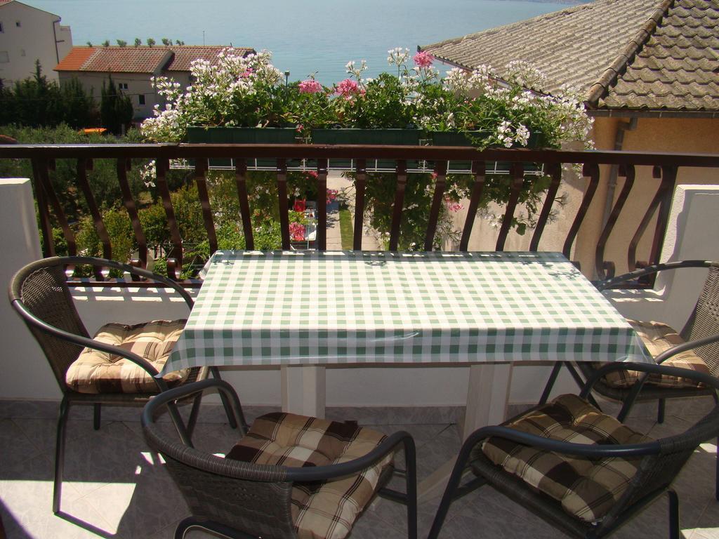 Apartments Villa Sunce Dugi Rat Habitación foto