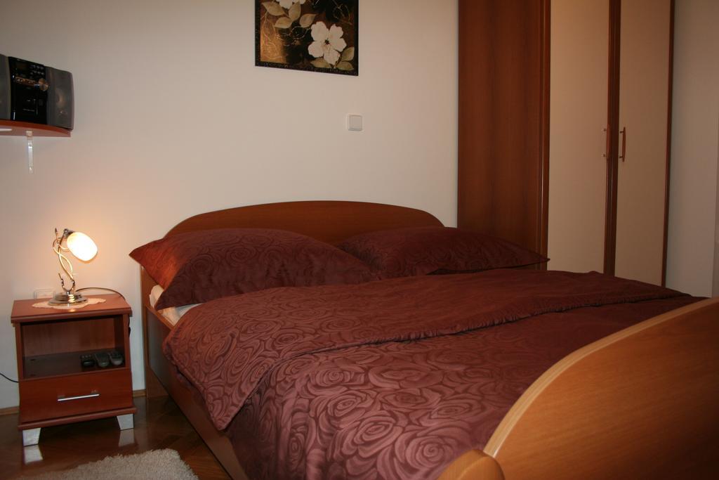 Apartments Villa Sunce Dugi Rat Habitación foto